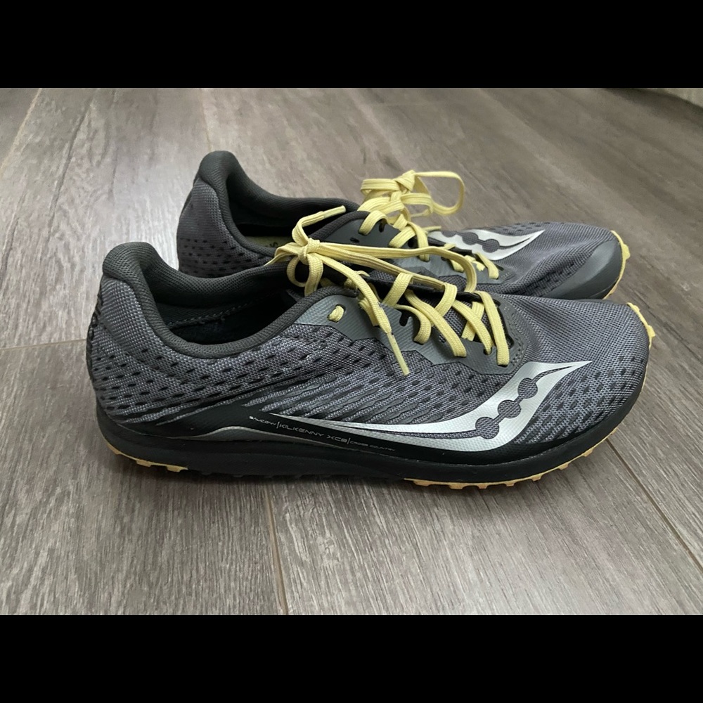 Saucony XC track shoes - women